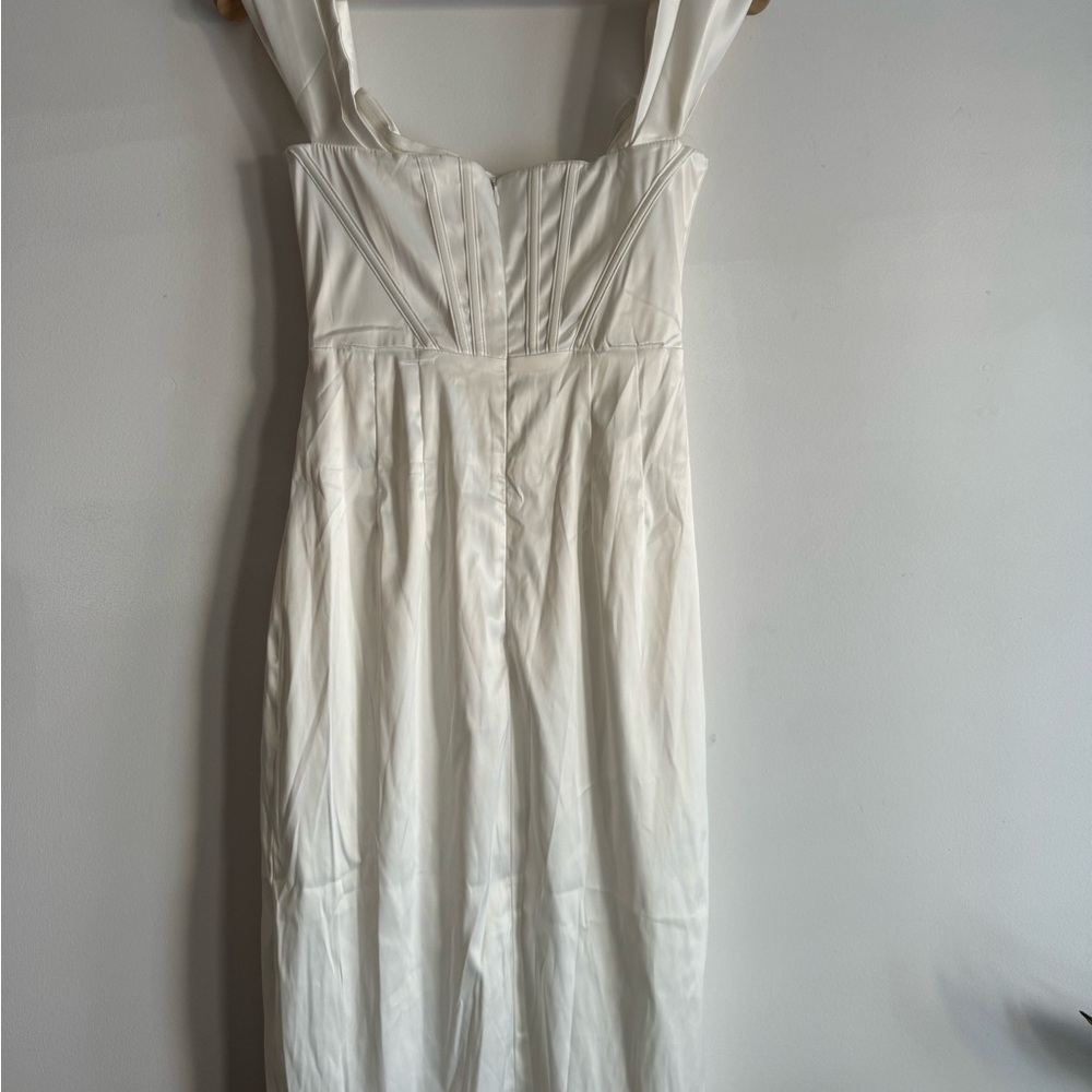 White satin corset off shoulder dress - Picture 4 of 4